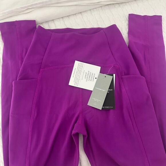 BEYOND YOGA Powerbeyond Strive High Waisted Midi Legging - Picture 3 of 7